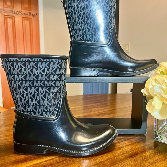 Michael Kors Black Sutter Signature Logo Mid-Calf Pull-On Rain-Bootie Size 8 - Picture 2 of 7
